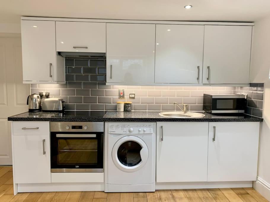 Modern, Period Property With Parking - Located Near Uni, Hospital & Town Centre Reading Exterior photo